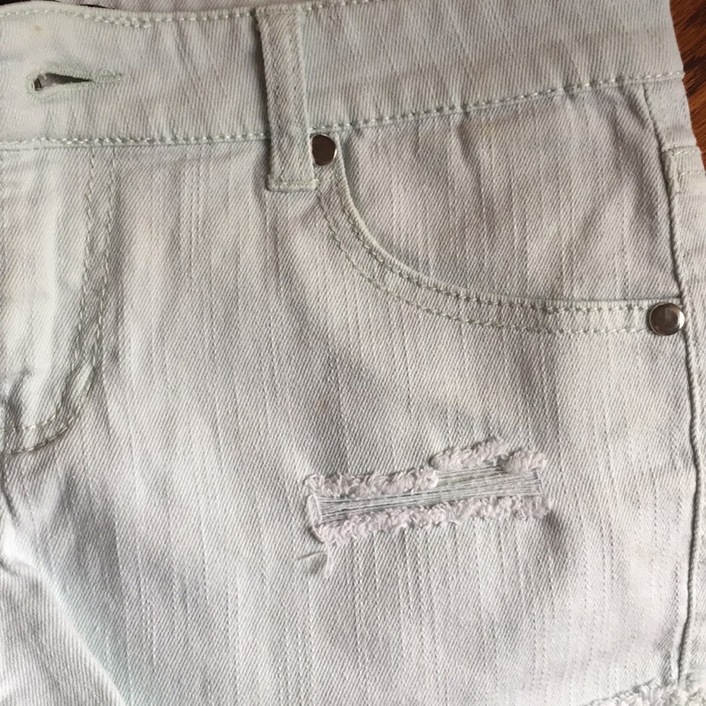 Shorts - Picture 6 of 6